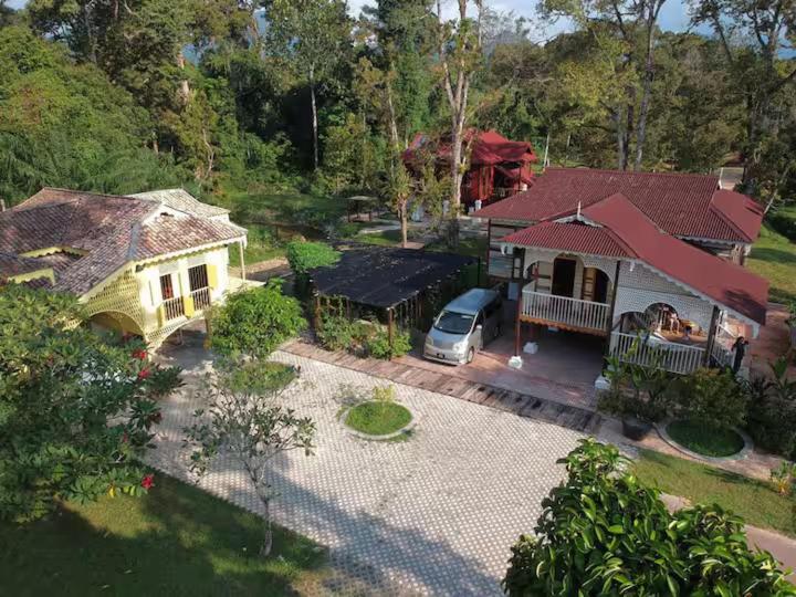 Villa Bagas Zakariah Orchard Gopeng