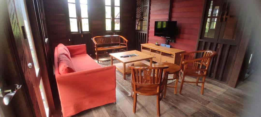 Bagas Zakariah Orchard Villa *